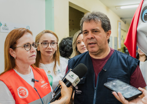 Entrevista coletiva com o prefeito de Fortaleza, Evandro Leitão (PT), durante mutirão da Saúde Bucal, no Posto de Saúde Luís Franklin