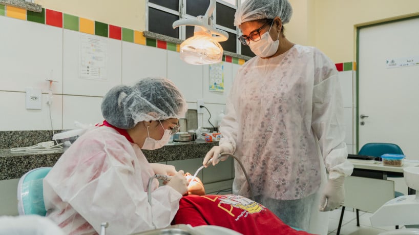 Mutirão de saúde bucal atende 1.300 pacientes em Fortaleza 