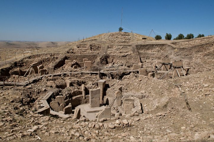 Ele comparou Yonaguni a Göbekli Tepe (Turquia), uma das estruturas mais antigas conhecidas (~9500 a.C.).