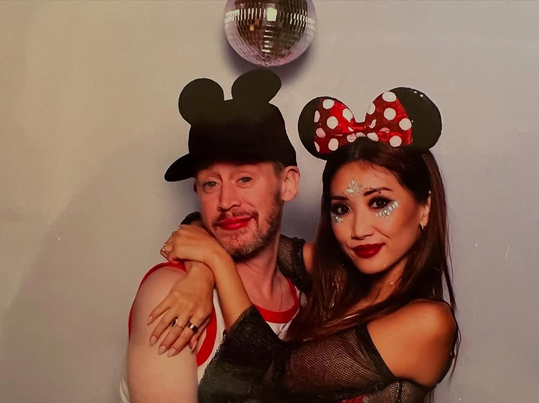 Os dois são frutos de seu relacionamento com a atriz Brenda Song, conhecida por interpretar London Tipton na série “Zack e Cody: Gêmeos em Ação”, do Disney Channel. Eles começaram a namorar após atuarem juntos em “Changeland”, em 2017, e se casaram em 2019.
