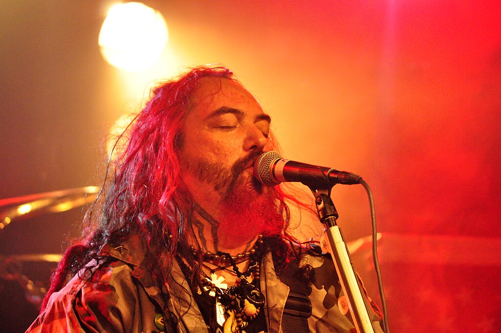 Em 1996, após o lançamento de Roots, Max Cavalera deixou o Sepultura quando a banda decidiu não renovar o contrato com sua empresária e esposa, Gloria Cavalera, acusada de priorizar apenas os interesses dele. Max não aceitou a decisão, sentiu-se traído e saiu do grupo, que continuou como trio e iniciou a composição de um novo álbum. Max formou o Soulfly.
