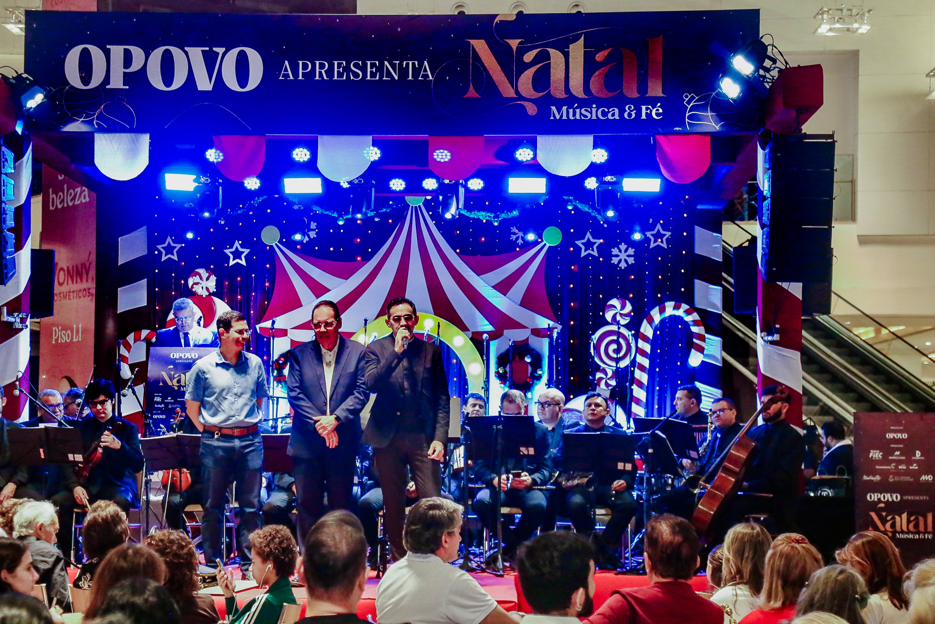 ￼CELEBRAÇÃO ecumênica do O POVO levou clima de Natal ao shopping  (Foto: João Filho Tavares)