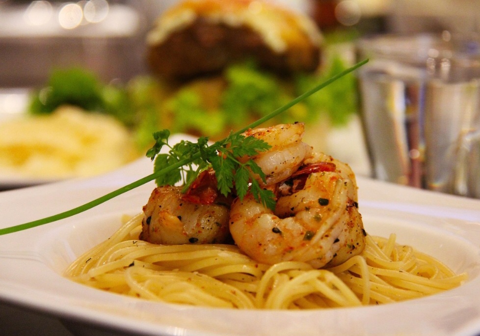 O Nordeste produz 99,6% de todo o camarão do Brasil. Ceará e Rio Grande do Norte produzem, sozinhos, 76,4% de tudo. Este mercado movimentou mais de R$ 2,6 bilhões em 2023 e continua gerando empregos.