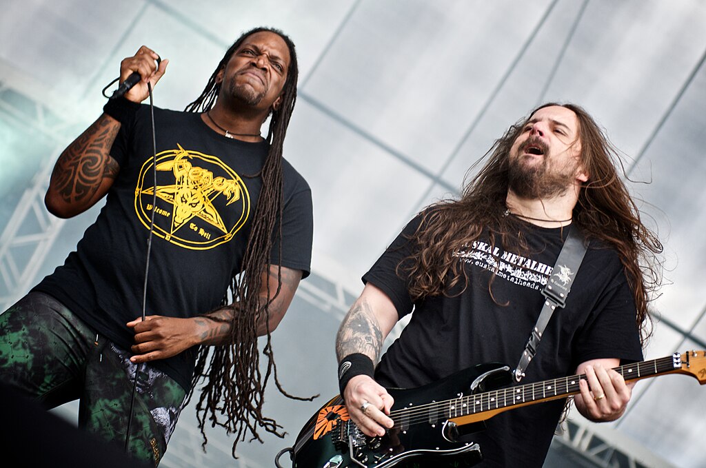 O Sepultura manteve turnês internacionais e, entre 2008 e 2012, lançou os álbuns A-Lex e Kairos. A partir de 2013, vieram The Mediator Between Head and Hands Must Be the Heart, Machine Messiah e novas apresentações em grandes festivais.
