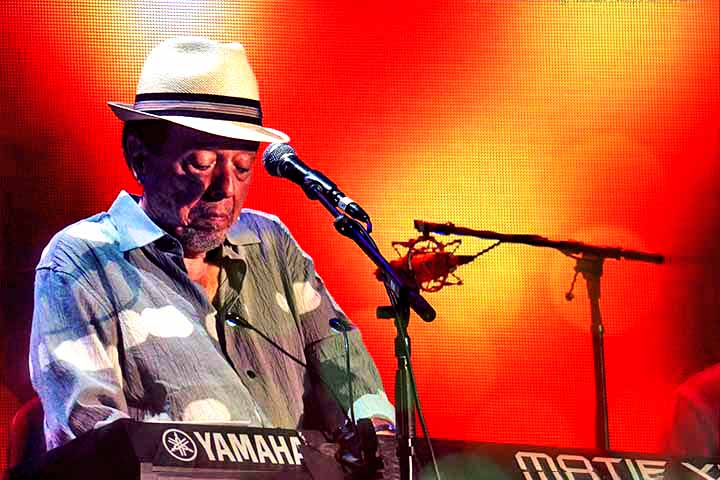 O brasileiro Sérgio Mendes foi um dos músicos mais importantes do país com reconhecimento internacional. Ele nasceu há 84 anos, no dia 11 de fevereiro de 1941, e se tornou um dos compositores mais prestigiados do mundo. 