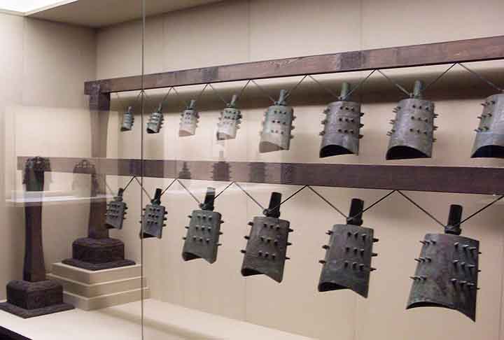  Os sinos tinham sido roubados dos tÃºmulos dos governantes do Estado de Jin e contrabandeados para fora da China. 