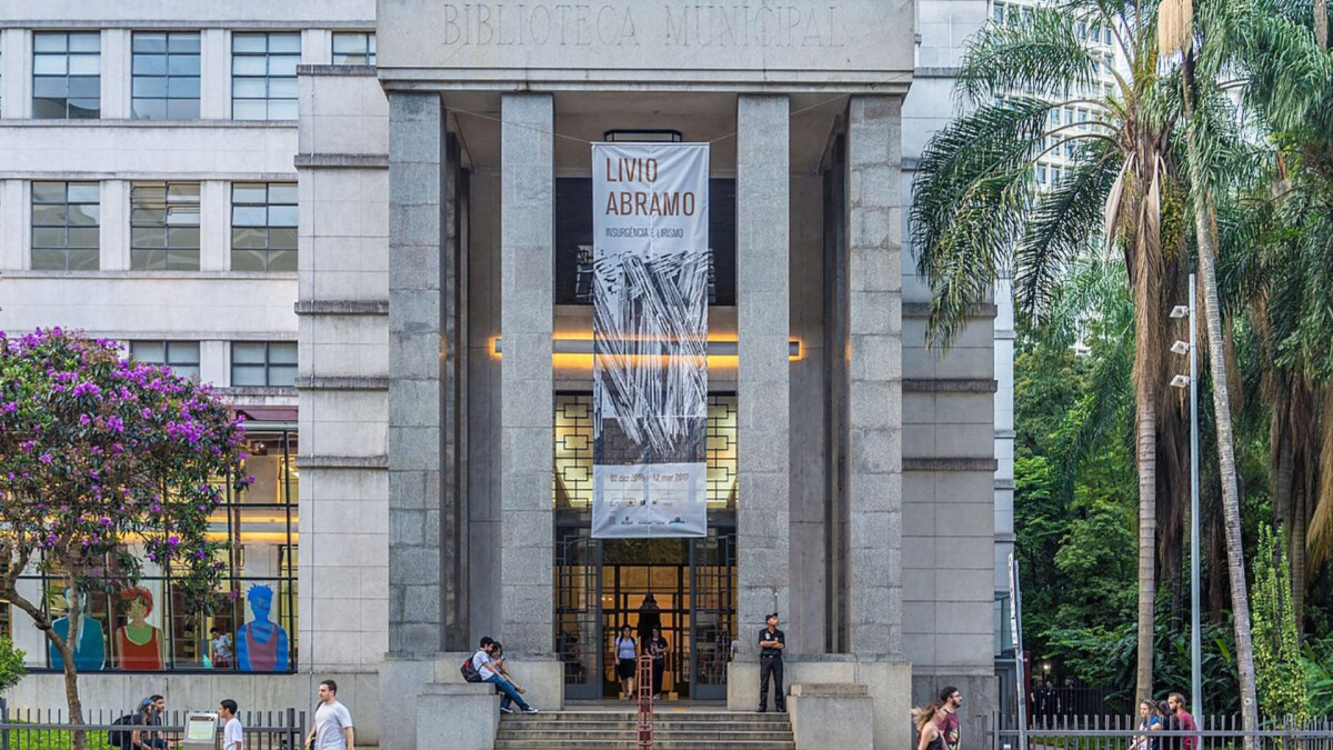 Biblioteca já sofreu furto semelhante em 2006, com obras recuperadas apenas 18 anos depois.