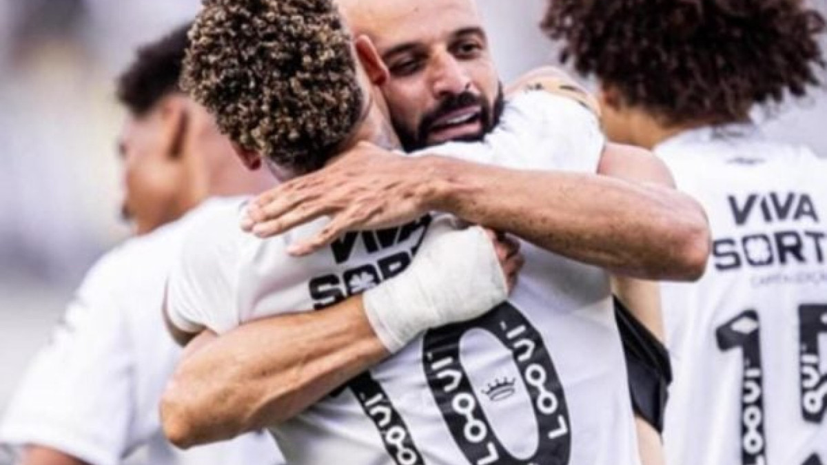 Peixe faz jogo praticamente perfeito, escapa do rebaixamento e ainda se classifica para o torneio continental. Raposa fica em terceiro