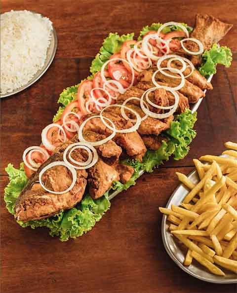 É uma excelente fonte de proteína, importante para a construção e reparação de tecidos, além de auxiliar na manutenção da massa muscular. 