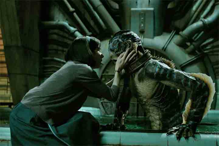 A história de amor entre uma mulher muda e uma criatura aquática sintetiza a visão de mundo de Del Toro: o monstro é sempre o espelho da humanidade, e o amor, sua forma mais revolucionária. 
