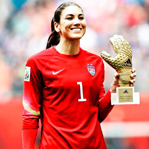 Hope Solo — A goleira da seleção dos Estados Unidos irritou os brasileiros ao postar uma foto mascarada e com um kit “anti-Zika” antes das Olimpíadas de 2016. A atitude foi vista como desrespeitosa, e, em campo, a torcida respondeu gritando “ziiiika” cada vez que ela tocava na bola