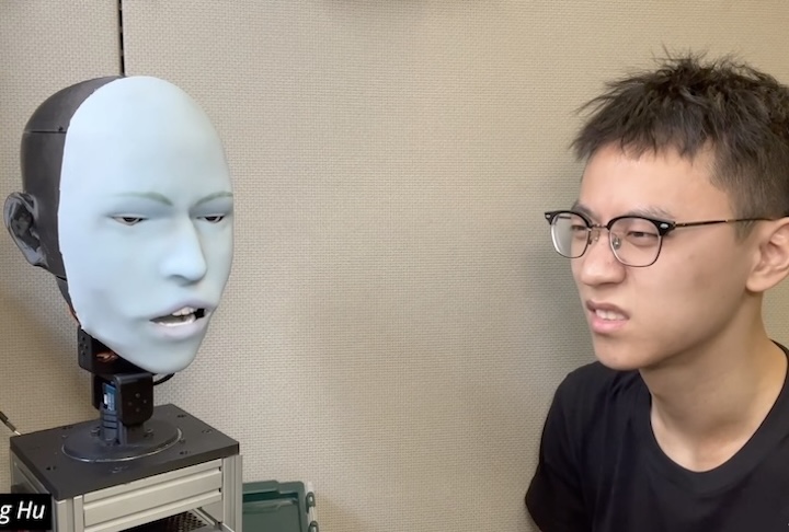 Hu Yuhang, fundador da AheadForm, é doutor pela Universidade Columbia e especialista em inteligência artificial multimodal e aprendizado de máquina.