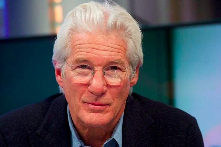 Richard Gere – O ator e sua família foram morar na Espanha em 2024, após a reeleição de Trump. Oficialmente, ele justificou que sua esposa é espanhola e merecia estar próxima de sua cultura, família e amigos.
