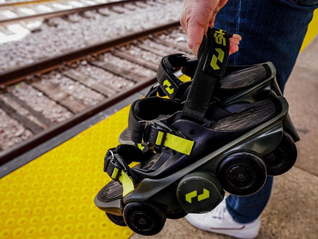 O primeiro protótipo foi apresentado em 2022, e a repercussão nas redes foi imediata.
Milhares de internautas se impressionaram ao ver pessoas literalmente “deslizando” pelas ruas em ritmo acelerado, sem esforço visível.
