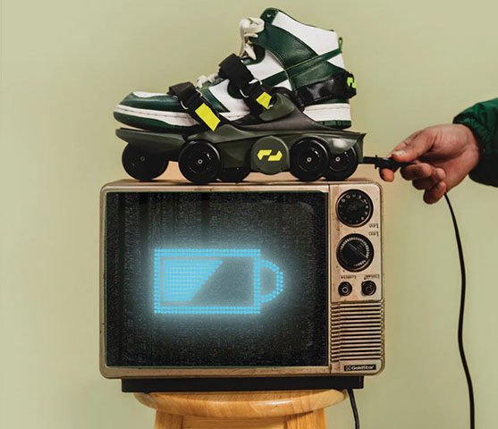 A ideia de caminhar mais rápido sem correr parece coisa de ficção científica, mas virou realidade com os Moonwalkers, calçados motorizados criados pela startup americana Shift Robotics.