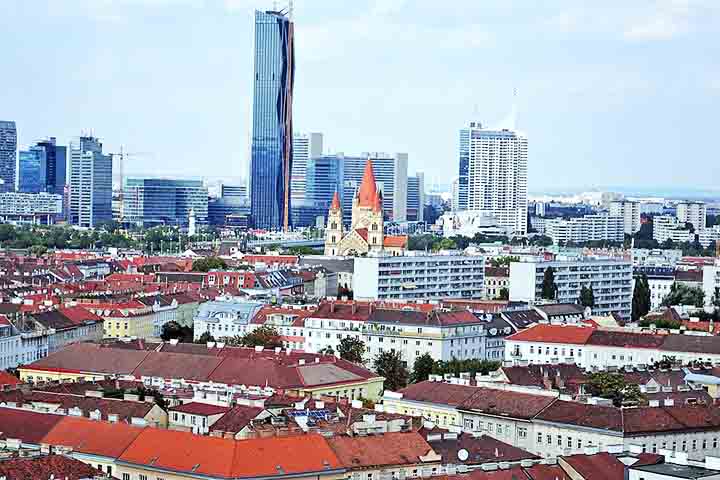 Gustav Klimt é um dos nomes mais influentes da arte europeia do início do século 20. Ele nasceu em 14 de julho de 1862, em Baumgarten, ao sul de Viena, então parte do Império Austro-Húngaro. 
