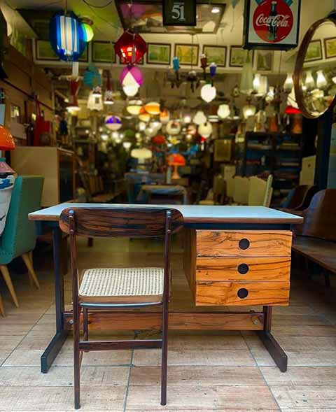 No caso da Rua do Senado, esses aspectos aparecem combinados a um forte movimento de revitalização urbana. 
