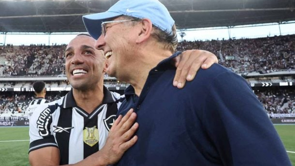 Empresário esteve presente na vitória do Alvinegro sobre o Fortaleza por 4 a 2, no Nilton Santos, pelo último jogo de 2025