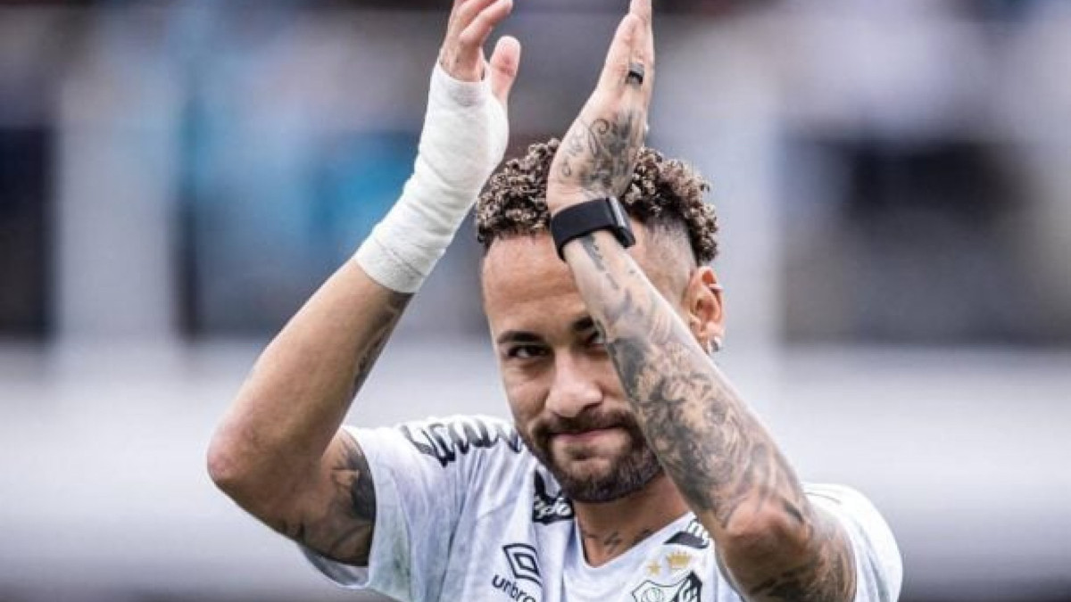 Com contrato até o final de 2025, craque ainda não sabe se vai permanecer no Peixe no ano que vem e deixou futuro em aberto