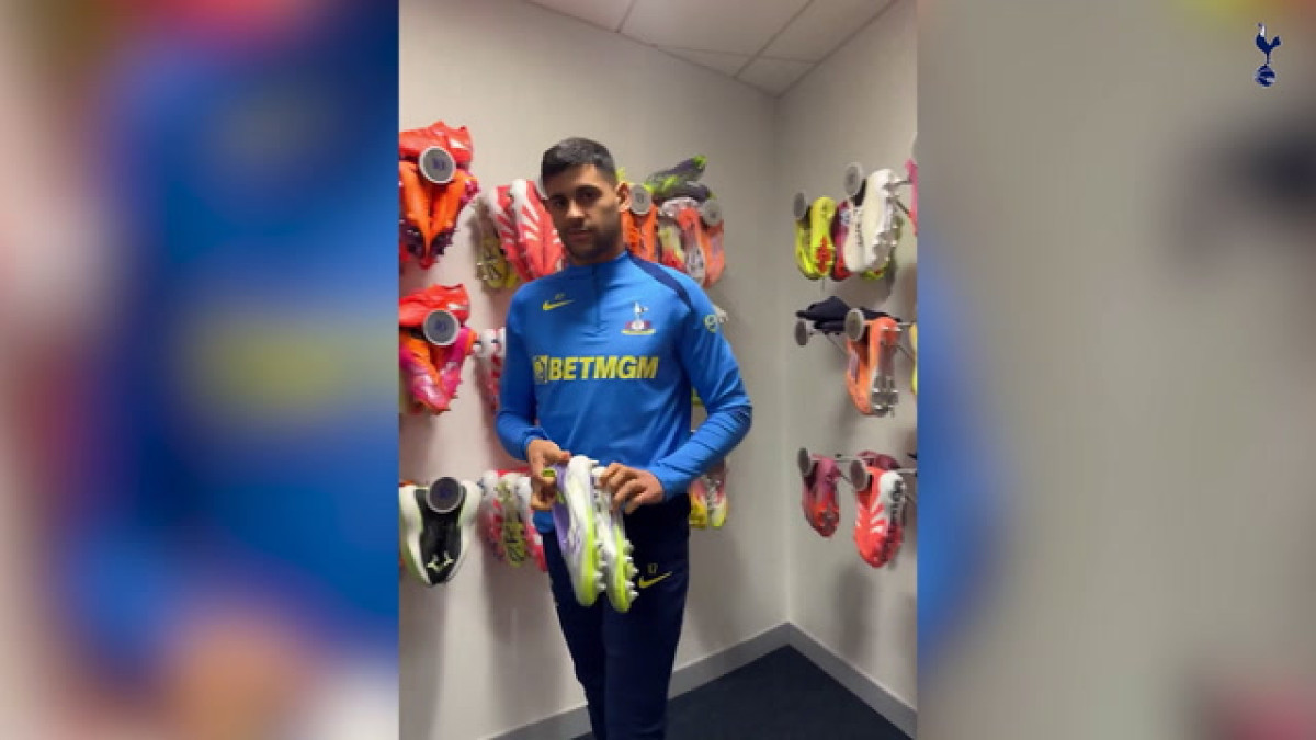 Richarlison, Pape Sarr e companhia calçam as chuteiras para o treino do Tottenham