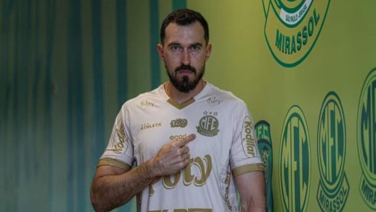 Goleiro, eleito o melhor da posição no Bola de Prata, assina até o fim do próximo ano e afasta qualquer possibilidade de aposentadoria