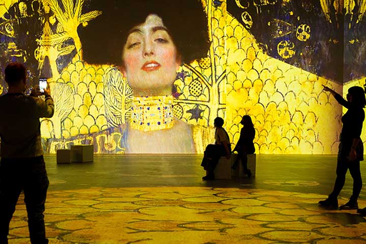 Elisabeth era filha de um dos principais mecenas de Klimt, e a relação próxima entre artista e patrono contribuiu para uma série de retratos marcantes na fase final da carreira do austríaco. 
