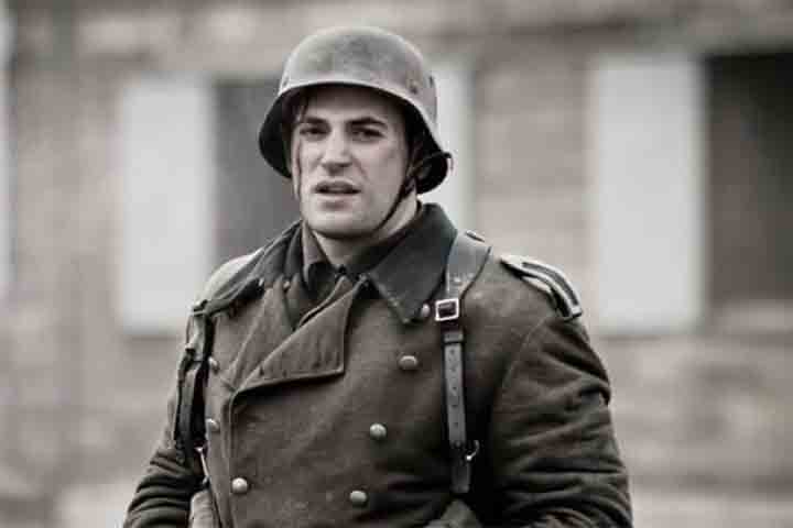 Após essa estreia marcante, seu currículo passou a contar com outros trabalhos no cinema e também na televisão. Entre os filmes em que trabalhou está “O Albergue - Parte II” (2007), no qual interpretou Miroslav. Ele também participou da série búlgara “Undercover” em 2011, entre outros projetos. 

