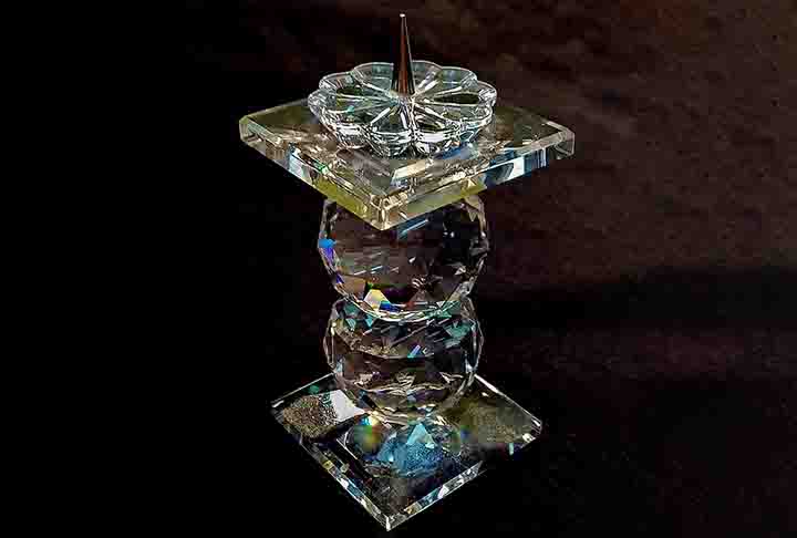 A Swarovski disponibiliza uma gama diversificada de acessórios e itens de decoração.