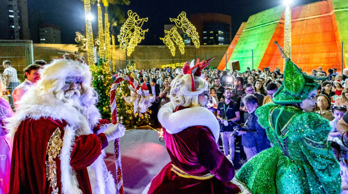 Cerimônia de abertura da decoração de Natal na Assembleia Legislativa aconteceu nesta segunda-feira, 8