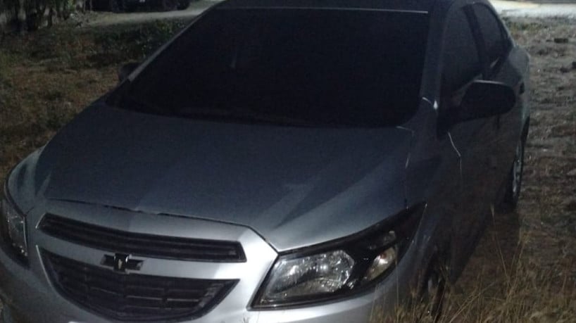 Carro usado na ação criminosa foi recuperado pela Polícia  