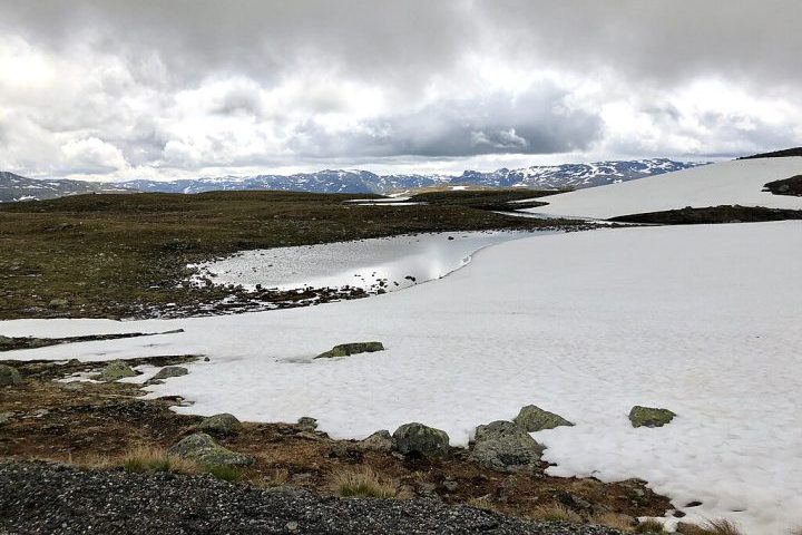 O elaborado sistema foi encontrado no planalto de Aurlandsfjellet, no condado de Vestland. 