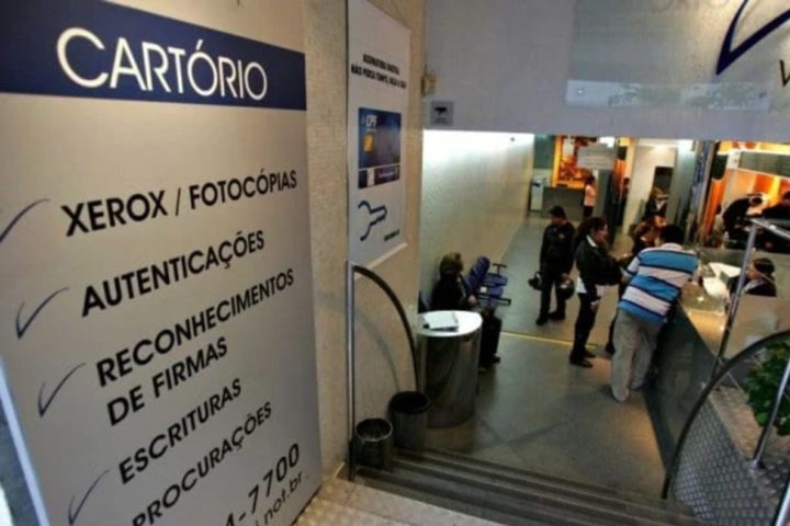 A decisão judicial, emitida pela 1ª Vara Cível de Caucaia, reconheceu oficialmente sua identidade e permitiu que ela escolhesse seu nome completo. 