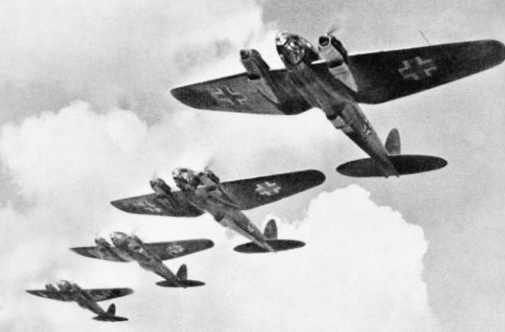 Durante a Segunda Guerra Mundial, o Canal da Mancha foi palco da Batalha da Grã-Bretanha, quando aviões alemães tentaram dominar os céus britânicos para facilitar invasão. Funcionou como barreira natural contra o avanço nazista, e a vitória britânica foi decisiva para o rumo da guerra. Esse episódio reforçou a importância estratégica da região, tornando-se símbolo de resistência.