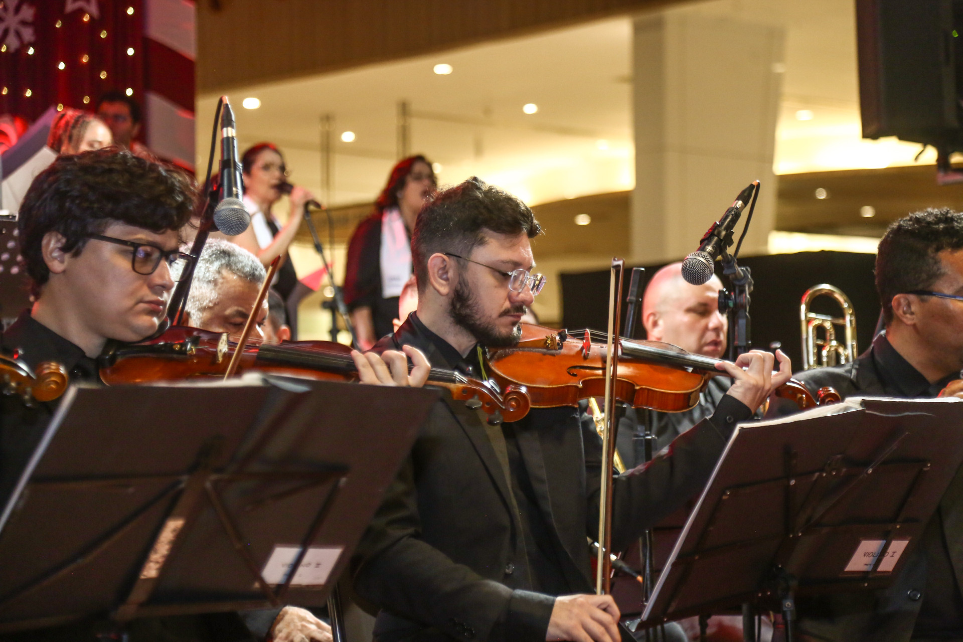 Natal, Música e Fé 2025 emociona público no Shopping RioMar Fortaleza
