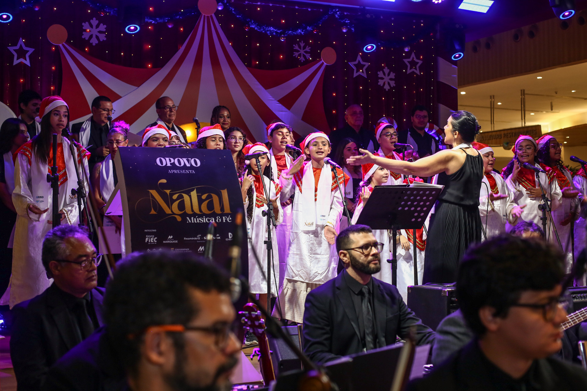 Natal, Música e Fé 2025 emociona público no Shopping RioMar Fortaleza