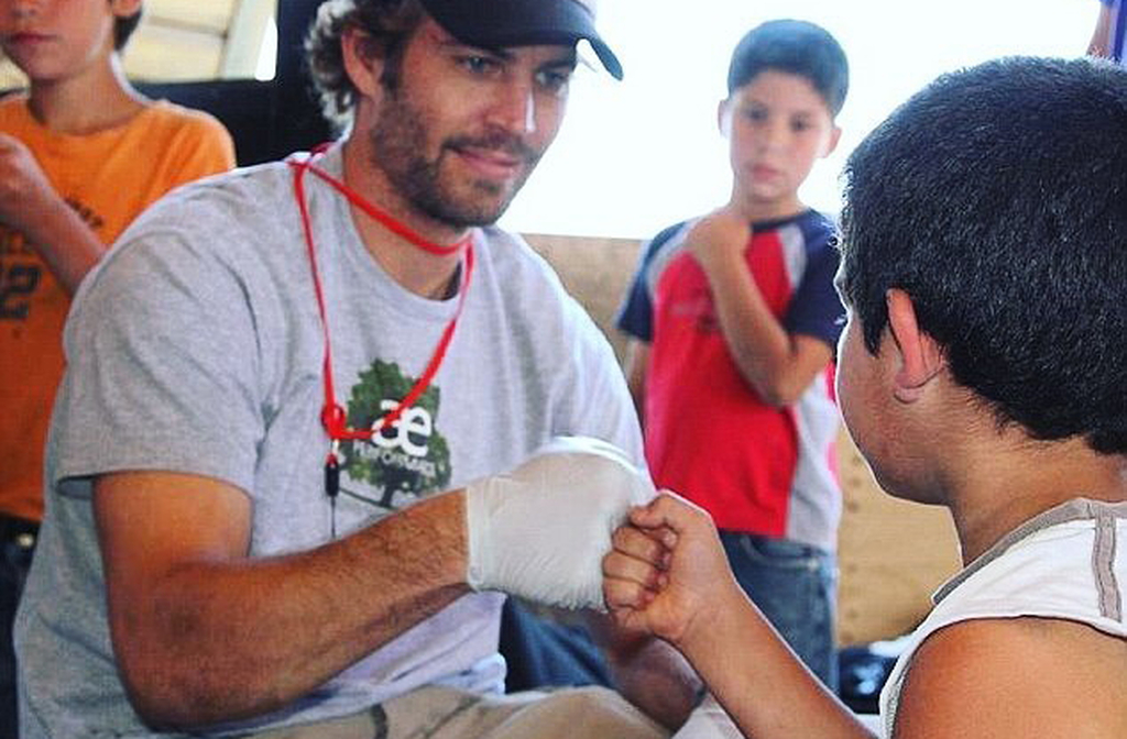 O ator fundou organização humanitária Reach Out Worldwide (ROWW), com o objetivo de levar ajuda rápida e especializada a regiões afetadas por desastres naturais. Atuou em missões no Haiti e no Chile.
