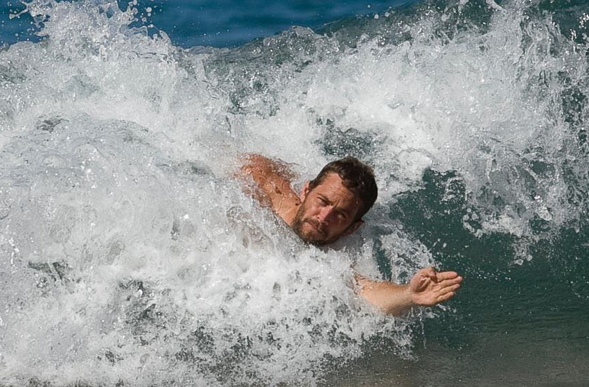 Amante do surfe, encontrava nas ondas um refúgio para a alma. Também se dedicou intensamente ao jiu-jitsu e ao muay thai. Recebeu postumamente o cinturão preto por sua dedicação às artes marciais. 
