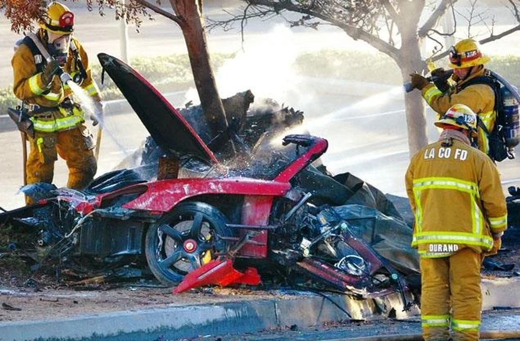 Em 30 de novembro de 2013, Paul morreu em um acidente de carro em Santa Clarita, Califórnia, após sair de um evento beneficente. O Porsche Carrera GT colidiu com um poste e uma árvore, explodindo em chamas. Paul estava no banco do passageiro.