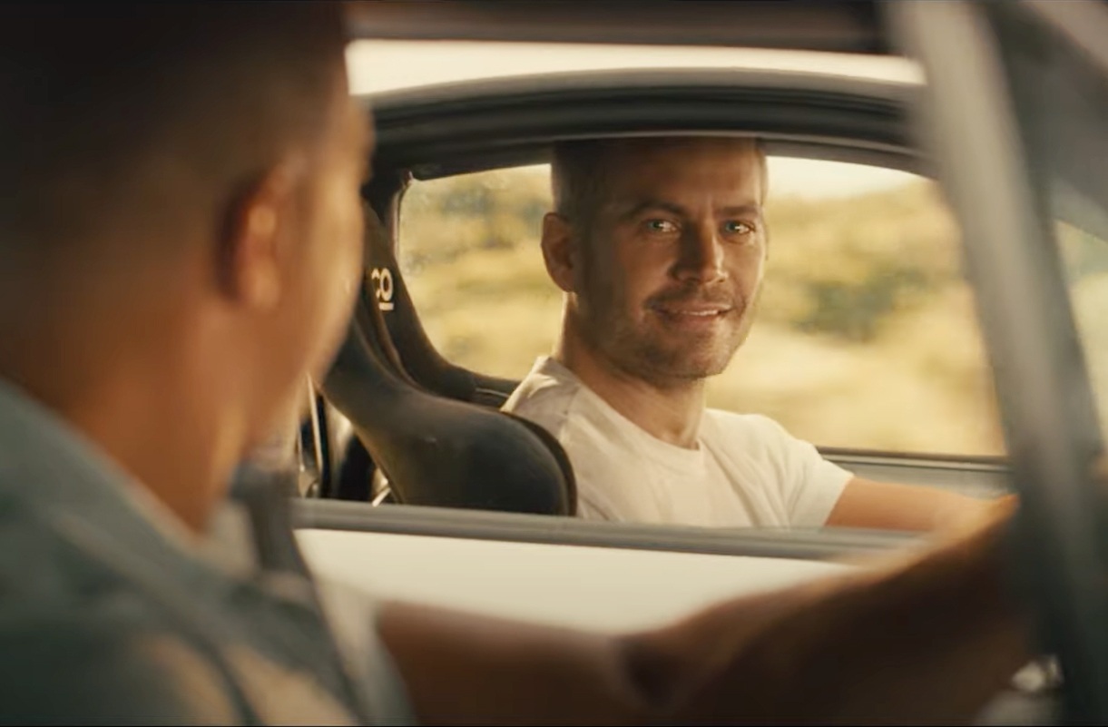 Mesmo após sua partida, Paul Walker apareceu em Velozes e Furiosos 7 graças à tecnologia CGI e cenas arquivadas. Seu personagem teve uma despedida emocionante que emocionou fãs no mundo inteiro e eternizou sua presença na franquia.