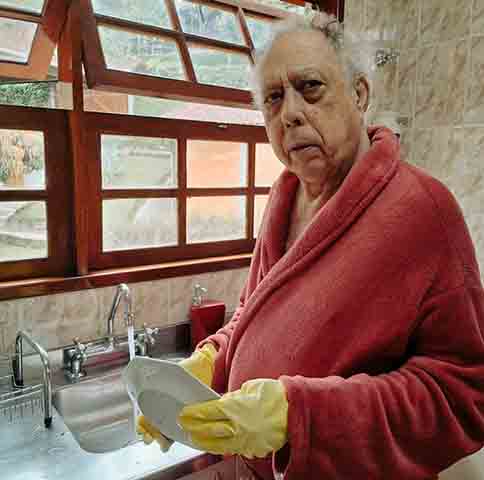 Seu trabalho ainda marcou filmes fundamentais do cinema brasileiro, como “Macunaíma”, de Joaquim Pedro de Andrade; “O Dragão da Morte Contra o Santo Guerreiro”, de Glauber Rocha; e “Se Segura, Malandro!”, de Hugo Carvana.
