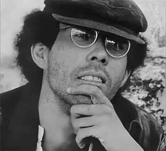 Na juventude, Macalé mudou-se com a família para Ipanema. Lá, ganhou o apelido que carregaria por toda a vida - referência bem-humorada a um jogador de futebol do Botafogo.
