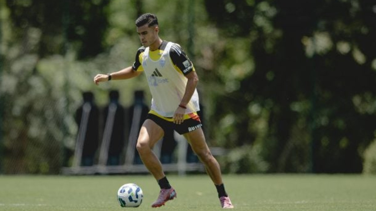 Fora dos planos de Jorge Sampaoli, Fausto Vera recebeu oferta dos Millonarios, que deseja o empréstimo do jogador argentino