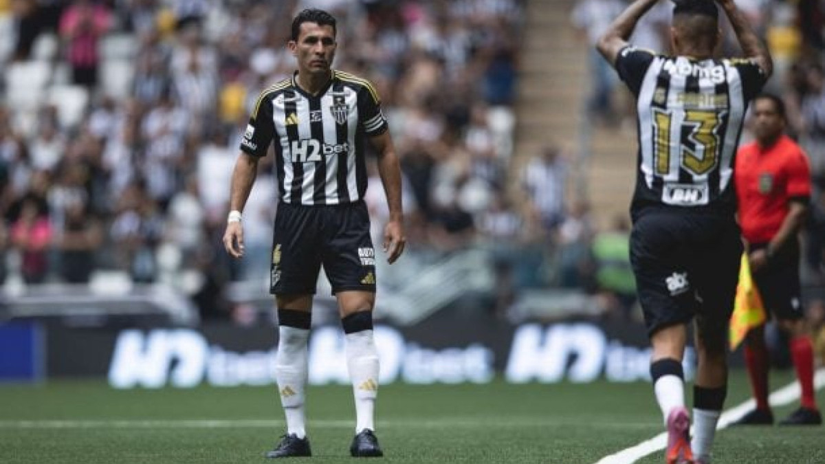 Zagueiro acredita que a falta de contato por parte da diretoria do Galo aponta falta de interesse na extensão do contrato 