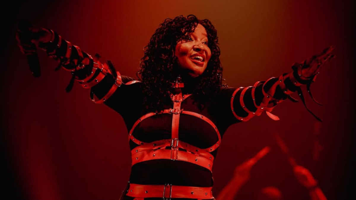 Larissa Luz apresenta novo repertório na capital cearense