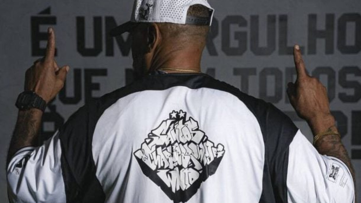 Itens comercializados nas lojas físicas e online do Peixe, e outros canais contam com elementos que juntam futebol, música e skate