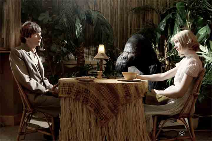 Nesta obra, o protagonista é tímido, solitário, rejeitado pela mãe e desprezado pela amada. Simon, então, tem um choque ao conhecer seu novo colega de trabalho: James. Ambos são fisicamente idênticos,  entretanto opostos na personalidade.