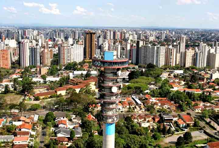 Curitiba é a cidade mais inteligente do mundo em 2023, nos 330 anos de sua existência, exaltou o prefeito Rafael Greca, que é engenheiro e urbanista. 