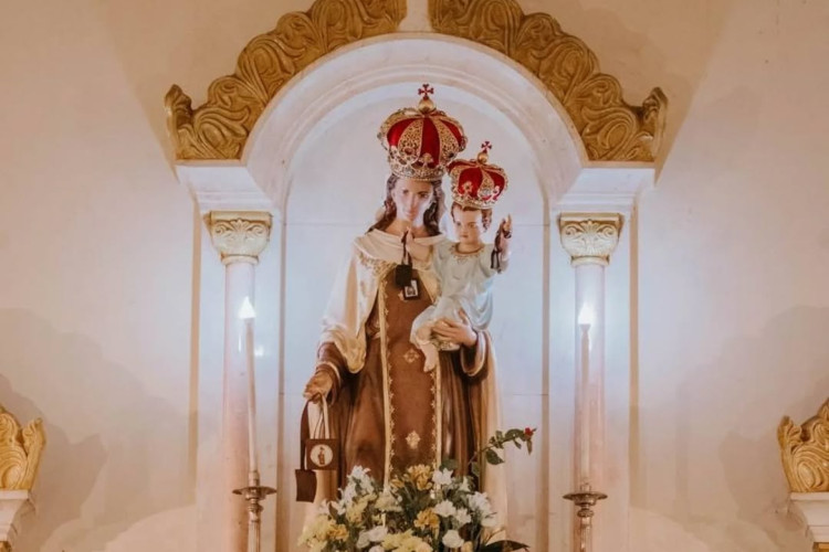 Imagem foi doada à igreja por comerciante como pagamento de promessa