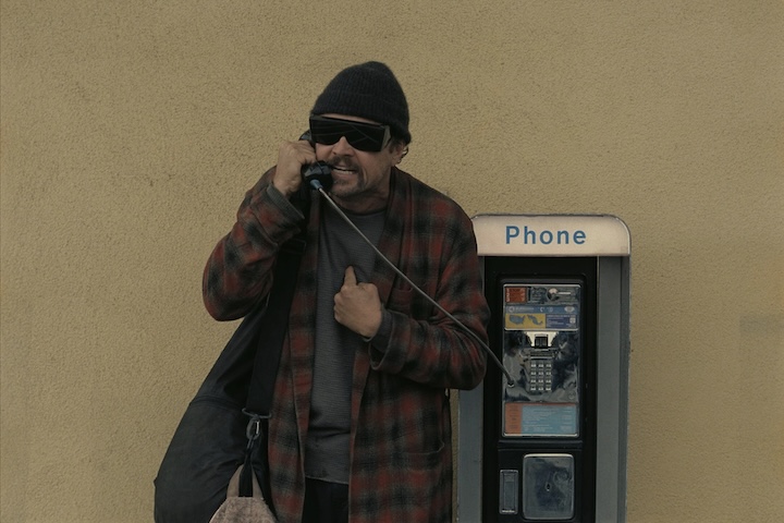 O longa venceu o prêmio de Melhor Filme na 35ª edição do Gotham Awards e, segundo o diretor Paul Thomas Anderson, a inspiração para construir a roteiro nasceu de sua própria trajetória familiar. 