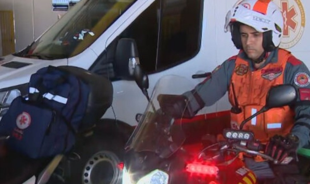 A coordenadoria da Motolância explica que o serviço pode fazer quase tudo que uma ambulância faz, mas, por motivos óbvios, não transporta o paciente.